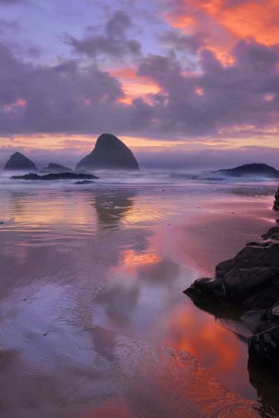 Oregon, Oceanside Sunset on beach and sea stacks